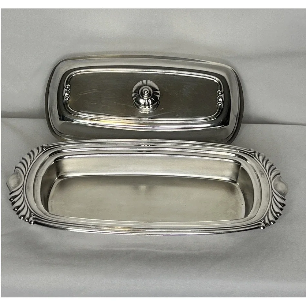 Oneida Ltd Silver Plated Butter Dish Scalloped‎ Shell Handles Domed Lid Vintage